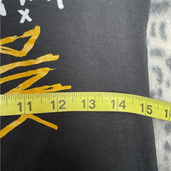 Pink Beautiful Trauma World Tour black shirt sleeve fitted graphic tee CL or Asm - Picture 5 of 8